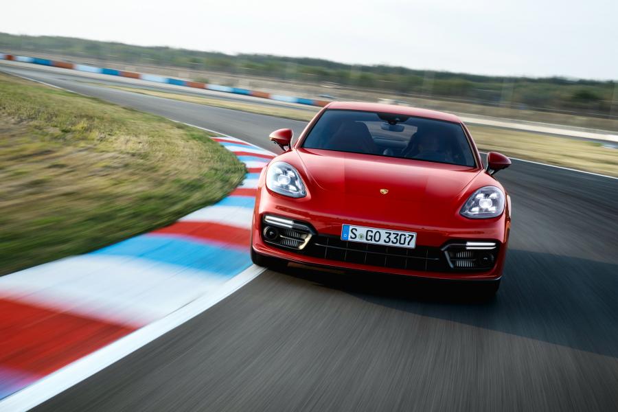  Porsche Panamera GTS (971) 2018 года  (WW) (фото 10 из 42)